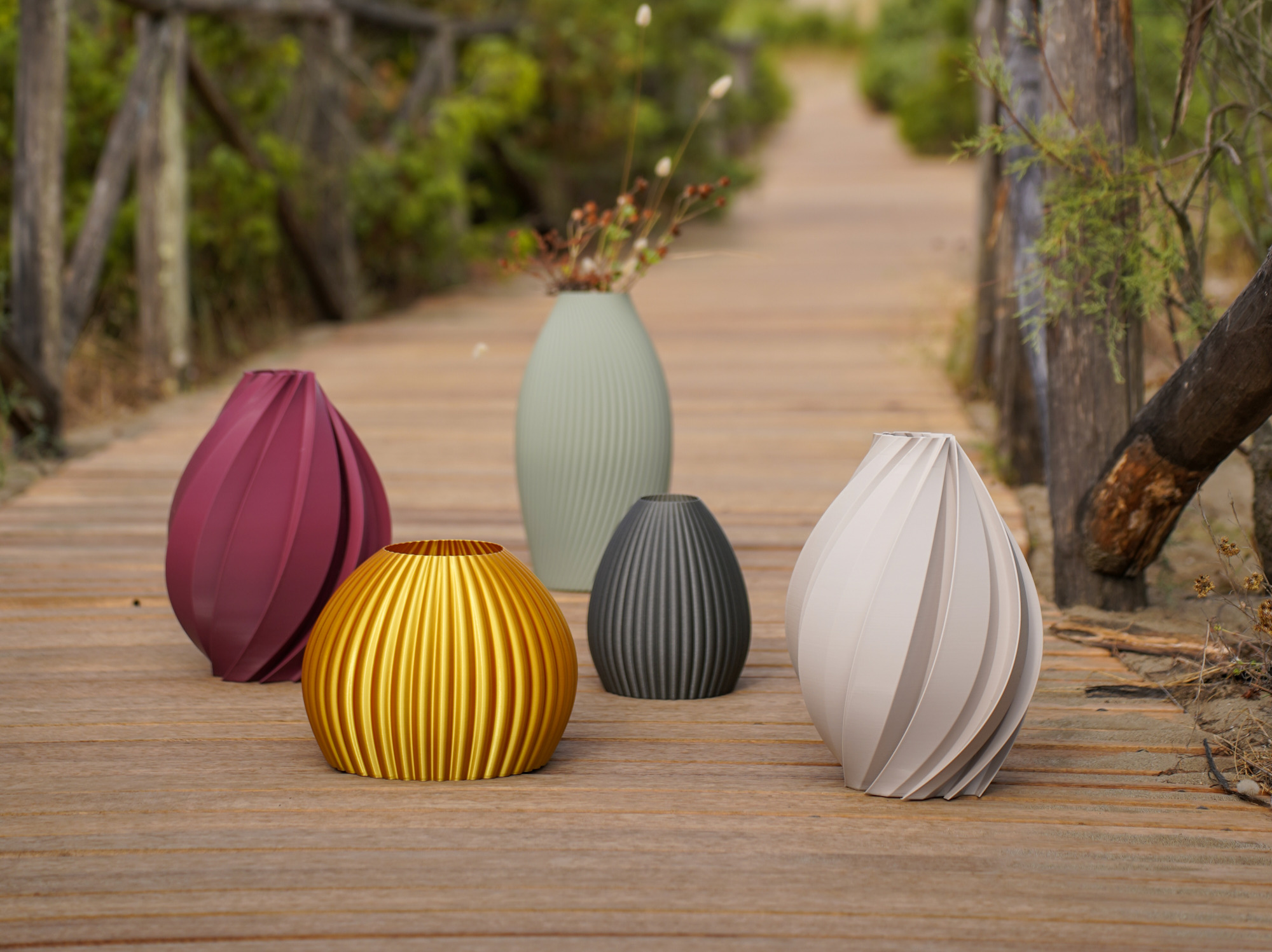 Vasi di design Shapeless all'aperto